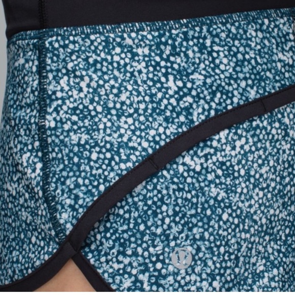 🍋 Lululemon Athletica Speed Up Short , Pebble Parfait , Size 6 - Picture 6 of 6